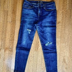 AMERICAN RAG DISTRESSED JEANS